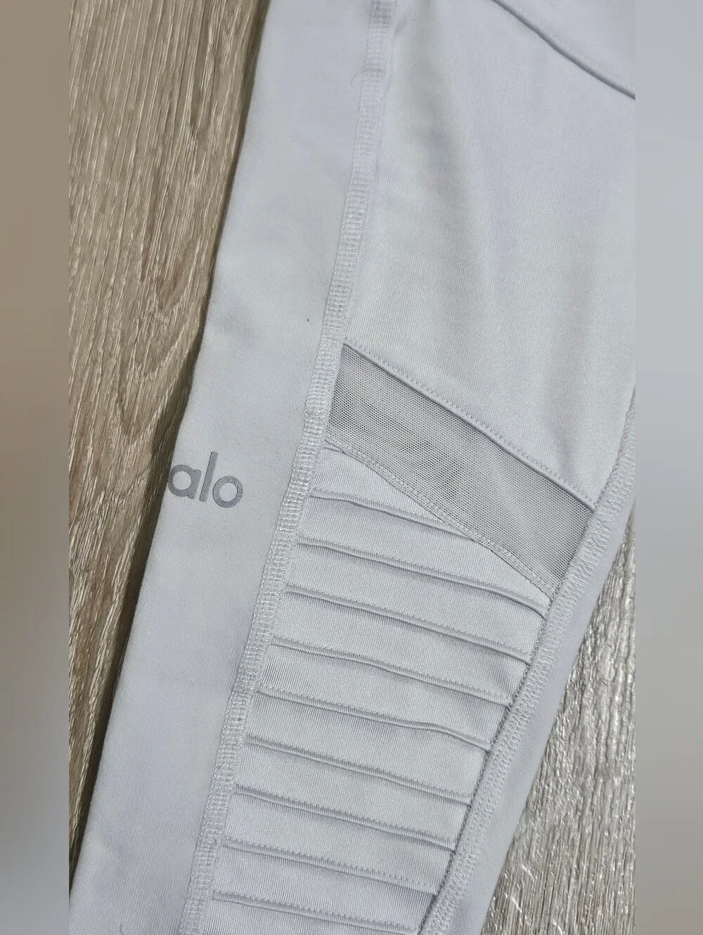Alo Yoga Moto Women's White High Rise Mesh Workout Athletic Leggings Pants Sz S